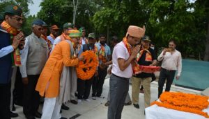 कारगिल विजय दिवस पर वार मेमोरियल पर पुष्प अर्पित कर शहीदों को किया नमन : डीसी जितेन्द्र यादव