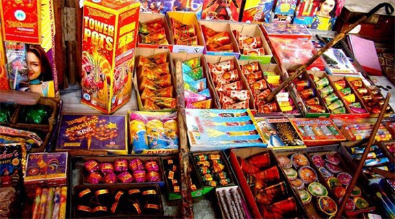 दिल्ली में पटाखों पर लगा बैन:1 जनवरी 2023 तक नहीं फोड़ सकेंगे