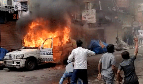 बंगाल में हिंसक हुआ भाजपा का नबन्ना चलो मार्च